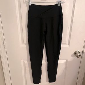 Alphalete Crossover Waist Leggings